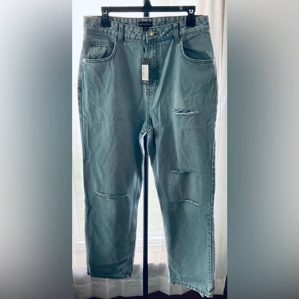 PrettyLittleThing Women's Distressed Blue Straight Leg Jeans